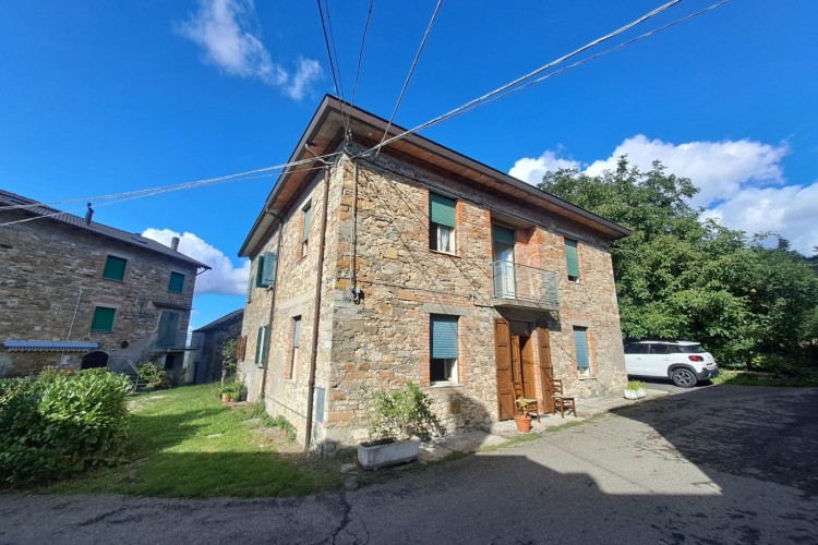 SUGGESTIVA CASA INDIPENDENTE A BERCETO