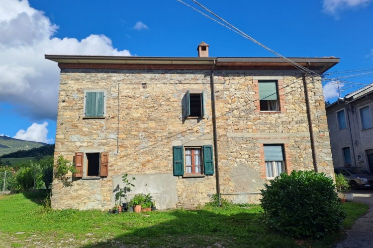 SUGGESTIVA CASA INDIPENDENTE A BERCETO