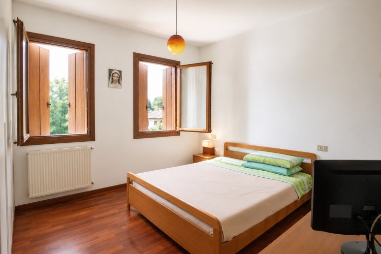 PIEVE DEL GRAPPA &ndash; MINI APPARTAMENTO IN CENTRO CON ASCENSORE E GARAGE