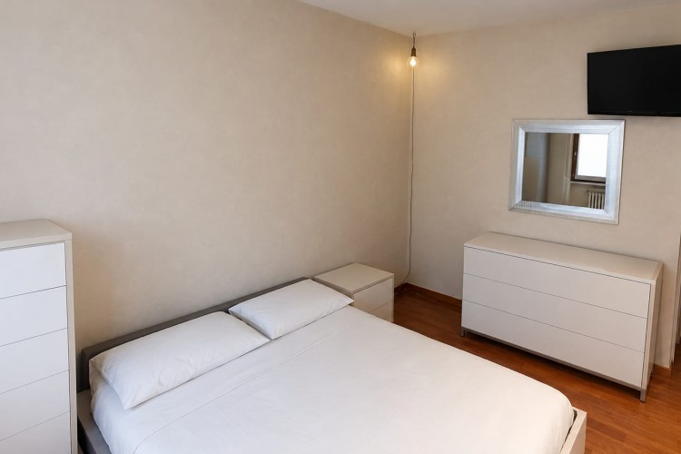 APPARTAMENTO TRICAMERE CON INGRESSO INDIPENDENTE E GIARDINO A COSTABISSARA
