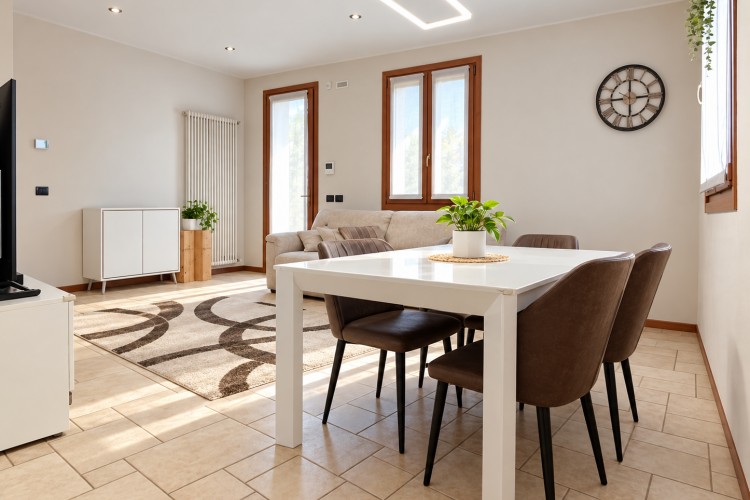 PORZIONE DI TRIFAMILIARE INDIPENDENTE CON GIARDINO A ROS&Agrave;