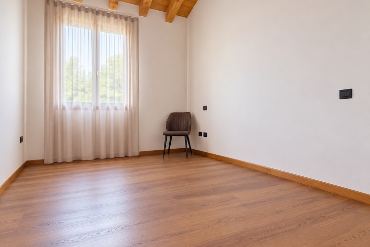 PORZIONE DI TRIFAMILIARE INDIPENDENTE CON GIARDINO A ROS&Agrave;