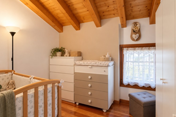 CASA A SCHIERA INDIPENDENTE RECENTEMENTE RISTRUTTURATA A CAMPOLONGO SUL BRENTA