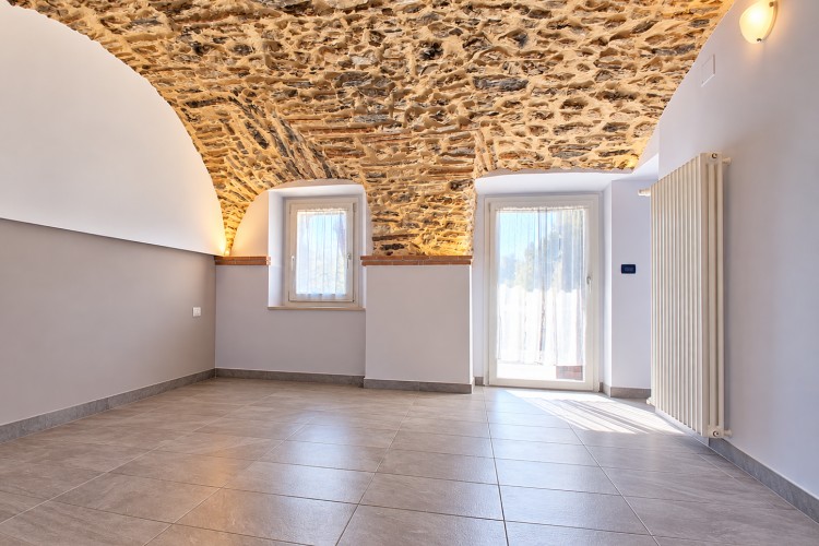 ABITAZIONE INDIPENDENTE CON SCOPERTO PRIVATO E VISTA PANORAMICA AD INCINO - ARSIE'