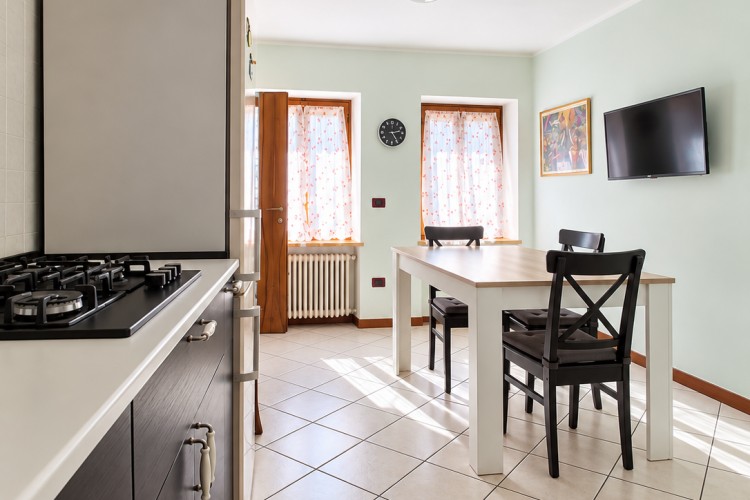 ABITAZIONE INDIPENDENTE CON SCOPERTO PRIVATO E VISTA PANORAMICA AD INCINO - ARSIE'