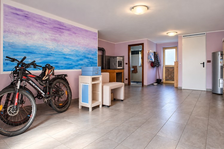 ABITAZIONE INDIPENDENTE CON SCOPERTO PRIVATO E VISTA PANORAMICA AD INCINO - ARSIE'
