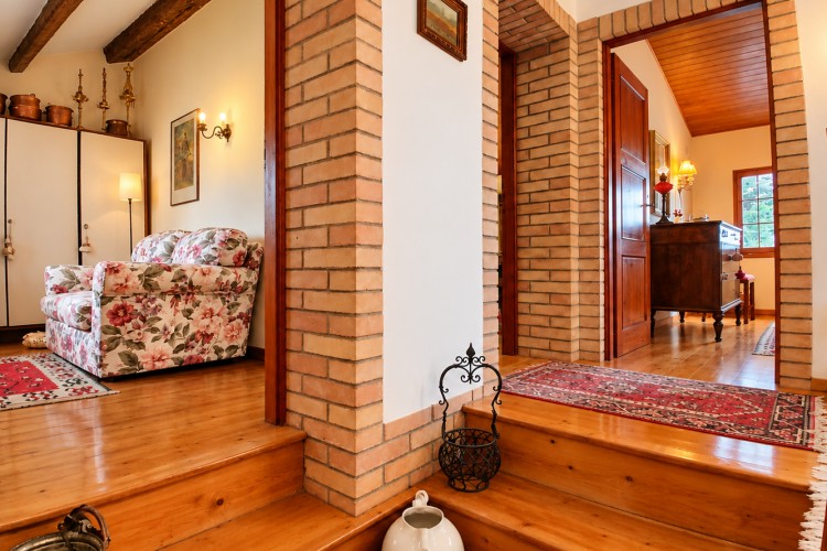 SUGGESTIVA CASA A SCHIERA INDIPENDENTE CON AMPIO GIARDINO PRIVATO A PIEVE DEL GRAPPA