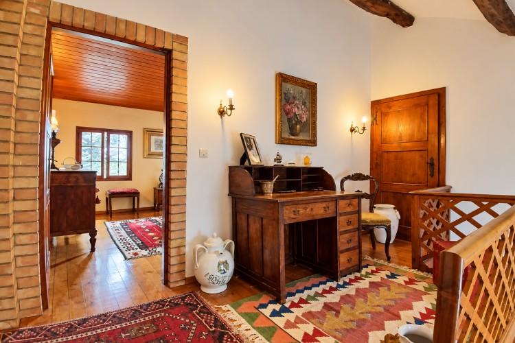 SUGGESTIVA CASA A SCHIERA INDIPENDENTE CON AMPIO GIARDINO PRIVATO A PIEVE DEL GRAPPA