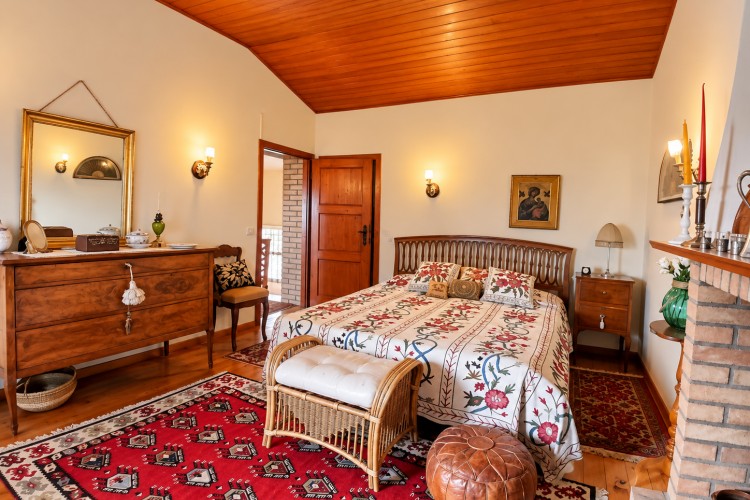 SUGGESTIVA CASA A SCHIERA INDIPENDENTE CON AMPIO GIARDINO PRIVATO A PIEVE DEL GRAPPA