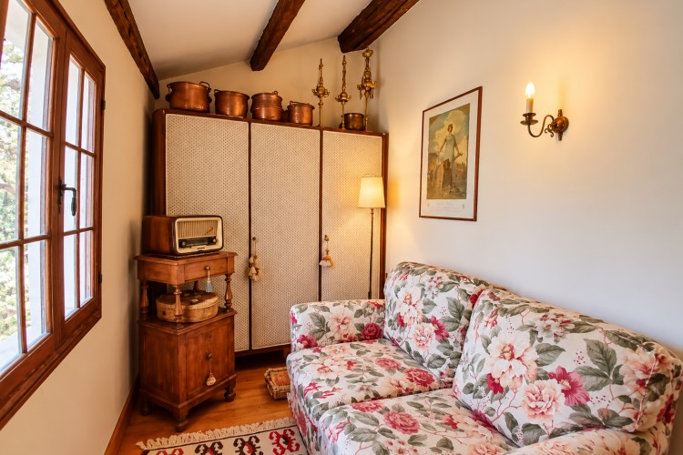 SUGGESTIVA CASA A SCHIERA INDIPENDENTE CON AMPIO GIARDINO PRIVATO A PIEVE DEL GRAPPA