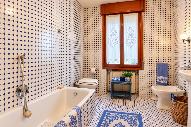 SUGGESTIVA CASA A SCHIERA INDIPENDENTE CON AMPIO GIARDINO PRIVATO A PIEVE DEL GRAPPA
