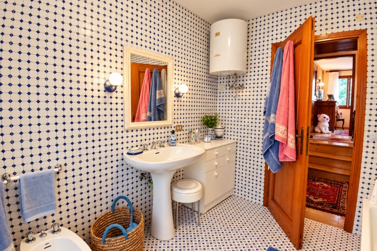 SUGGESTIVA CASA A SCHIERA INDIPENDENTE CON AMPIO GIARDINO PRIVATO A PIEVE DEL GRAPPA